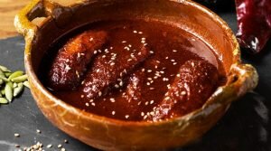 Receta de plátanos en mole guatemalteco